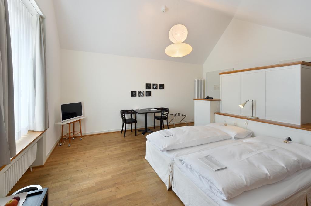 Hotel Im Schlosspark Binningen Zewnętrze zdjęcie